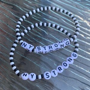NY Strong elastic cord bracelet